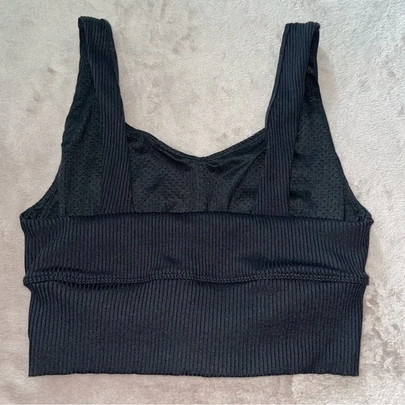 Carbon-38 sport bra size S - Picture 2 of 5